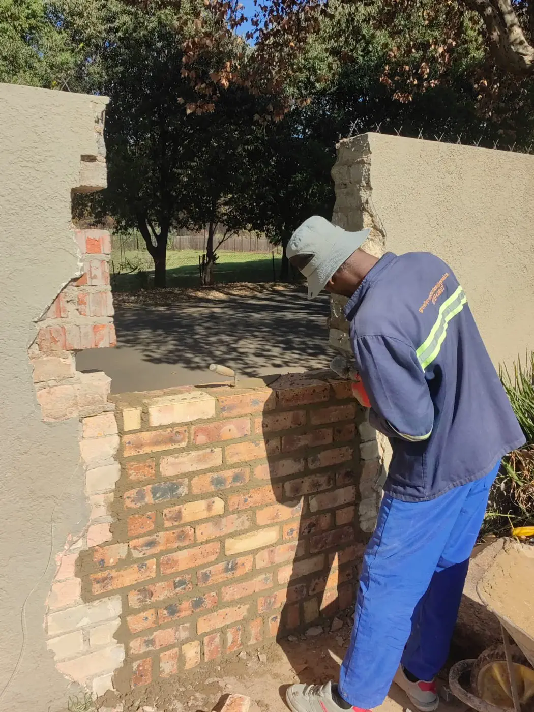 New brickwork filling the gap in the wall before plastering